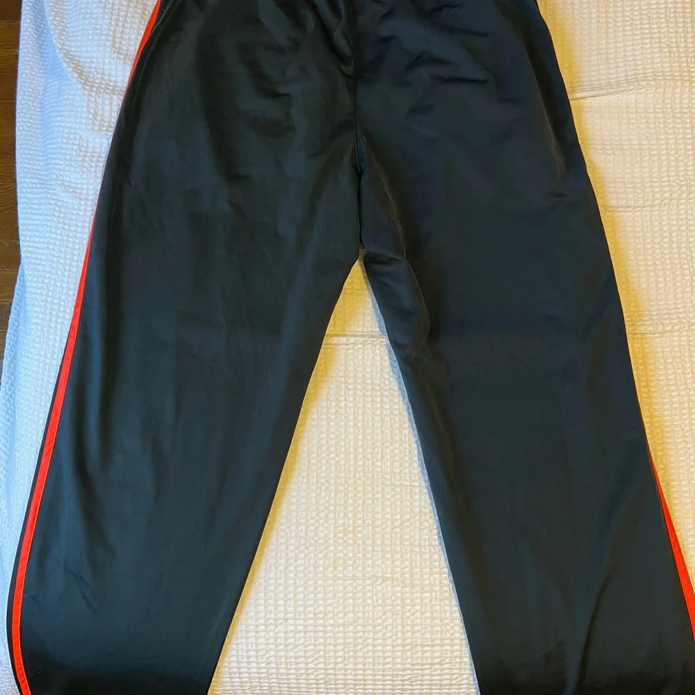 Men’s Adidas Sweatpants - Picture 2 of 3